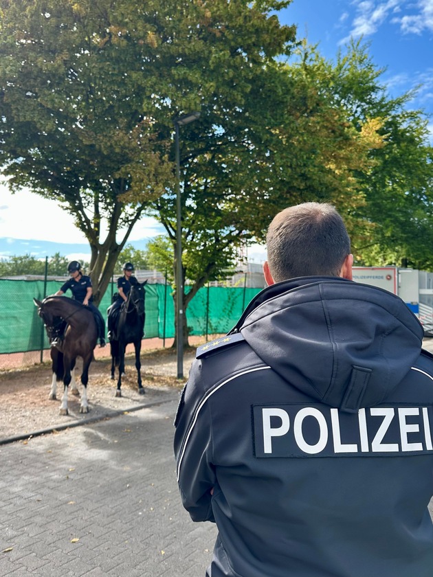 POL-OS: &quot;Tough like a cop meets Industrie und Handel&quot; begeistert bei dritter Auflage der Azubi-Messe