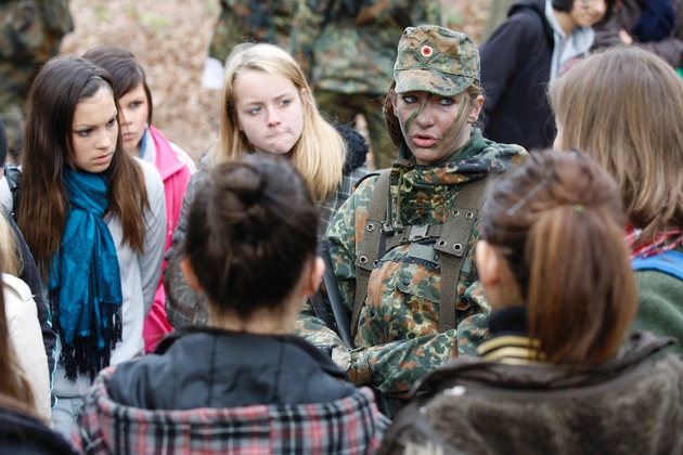 Bundeswehr öffnet ihre Türen für den Girls´Day - Mädchen-Zukunftstag - 2015
