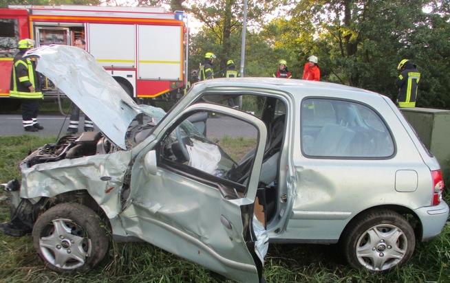POL-STD: 20-jährige Autofahrerin bei Unfall in Drochtersen-Dornbusch schwer verletzt