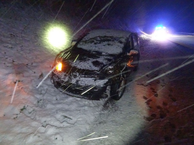 FW Sonsbeck: Absicherung einer Einsatzstelle auf der A57
