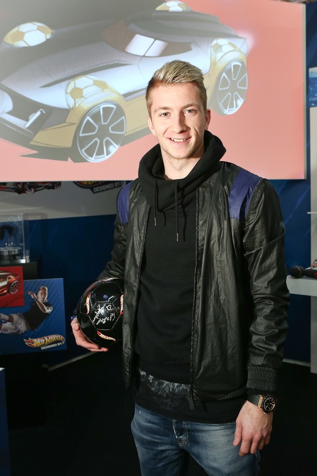 Marco Reus entwickelt live neues Hot Wheels Modell auf der Nürnberger Spielwarenmesse / Offiziell vorgestellt: Der neue MR11