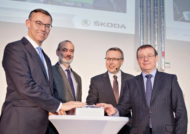 SKODA AUTO investiert rund 22,5 Millionen Euro in Erweiterung des SKODA Parts Center und schafft 40 neue Arbeitsplätze (FOTO)