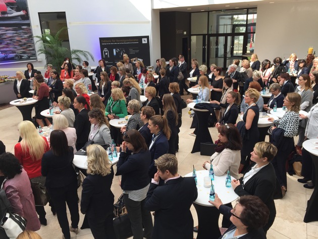 Frauenkongress der Deutschen Vermögensberatung AG (DVAG): Starke Frauen in Marburg: Erstklassige Vermögensberatung ist nicht nur Männersache