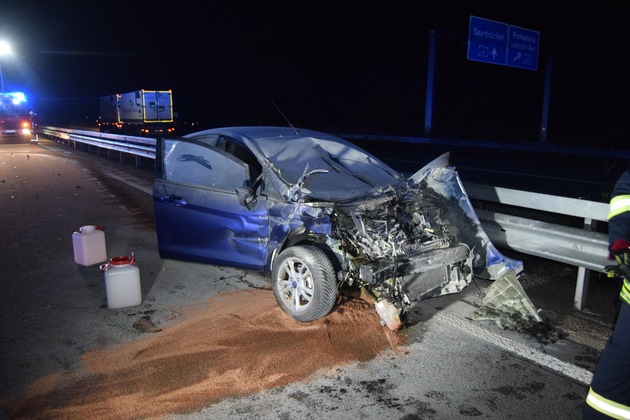 POL-PDKL: A6/Landstuhl, Zwei Leichtverletzte bei Auffahrunfall