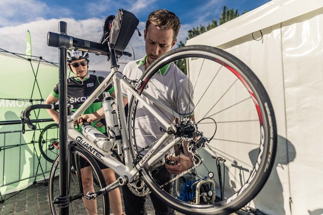 Radsportklassiker ,Rund um Köln&#039; startet zum 8. Mal mit Unterstützung von SKODA (FOTO)