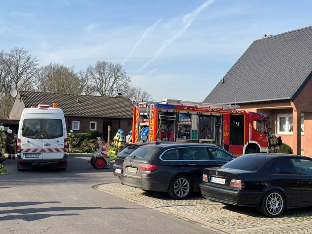 FW Tönisvorst: Kellerbrand in Tönisvorst - Einfamilienhaus nach Kellerbrand unbewohnbar