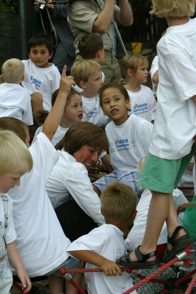 Bewegungstipps für kleine Stubenhocker / Initiative &quot;Kinder bewegen&quot; rät zu mehr Aktivität im Winter