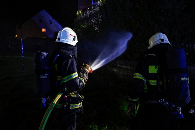 FW-MK: Hecke in Vollbrand