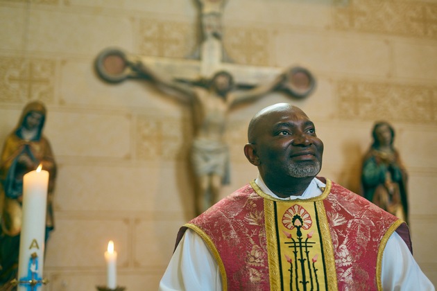 "Kirche ohne Rassismus": Doku und Gottesdienst an Pfingsten im ZDF
