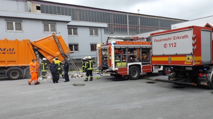 FW-Erkrath: Brand eines Müllfahrzeuges