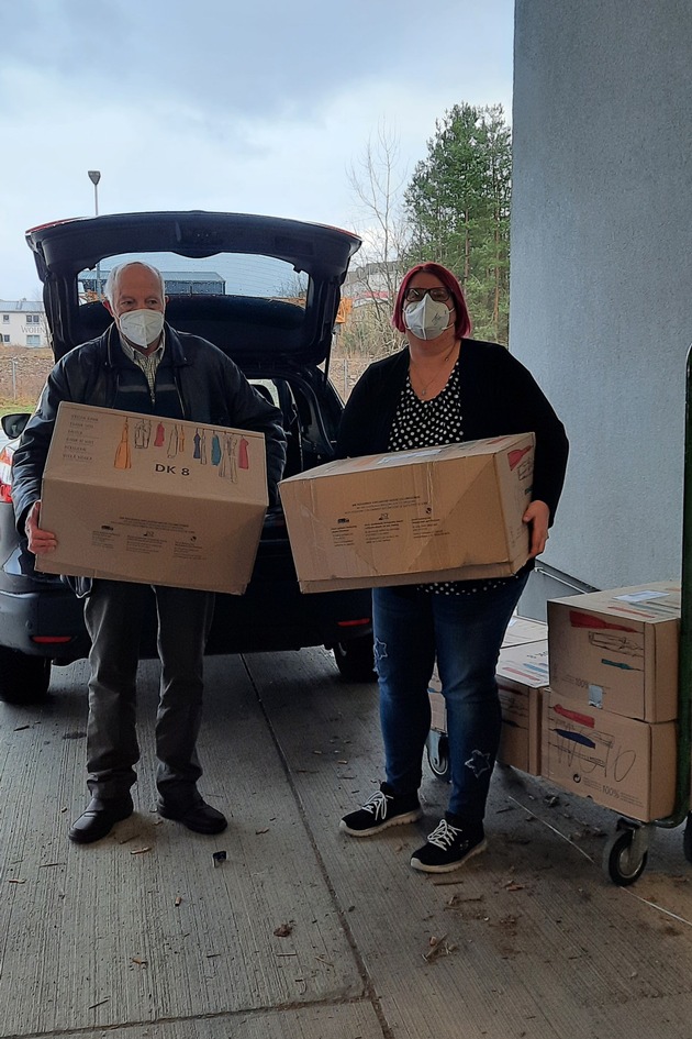 Witt-Gruppe spendet Kleidung an Weidener Tafel