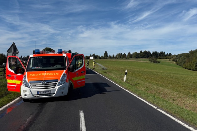 FW VG Asbach: Mehrere kleine Flächenbrände an der L255 bei Etscheid