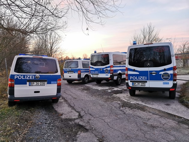 BPOL Halle: Bundespolizei durchsucht zeitgleich 38 Objekte