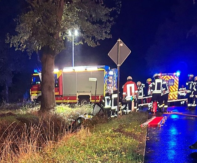 POL-STD: Auto auf Stader McDonalds-Parkplatz beschädigt und geflüchtet, 41-jähriger Autofahrer unter Alkoholeinfluss in Graben gefahren und leicht verletzt, Einbrecher in Himmelpfortener ALDI-Markt