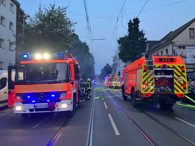 FW-MH: Zimmerbrand in Mülheim an der Ruhr