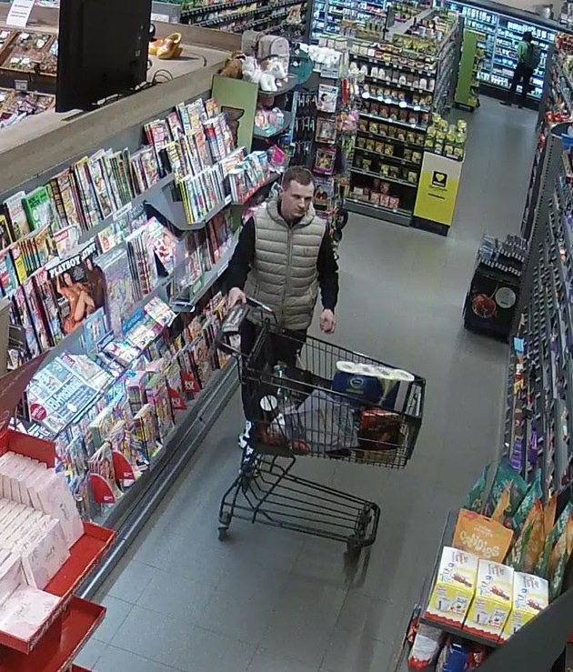 LPI-G: Öffentlichkeitsfahndung nach gewerbsmäßigen Diebstahl am 24. März 2025 - Fotos der Täter