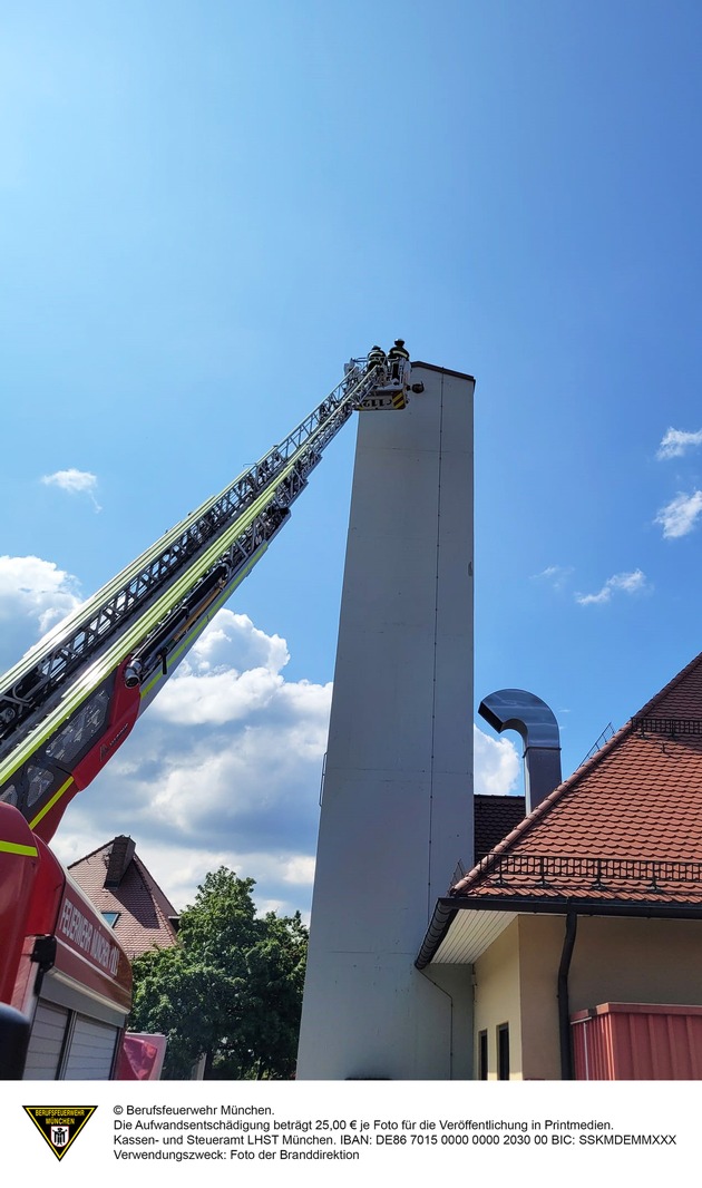 FW-M: Turmfalkenrettung auf der Feuerwache (Milbertshofen)