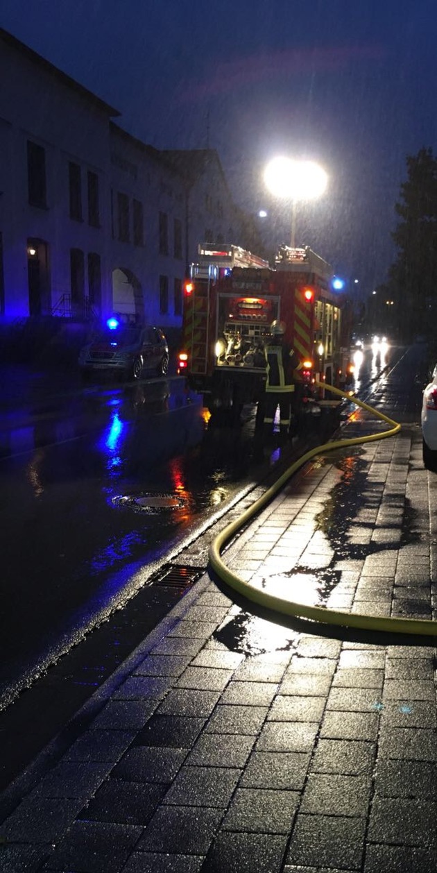 FW Lügde: Küchenbrand