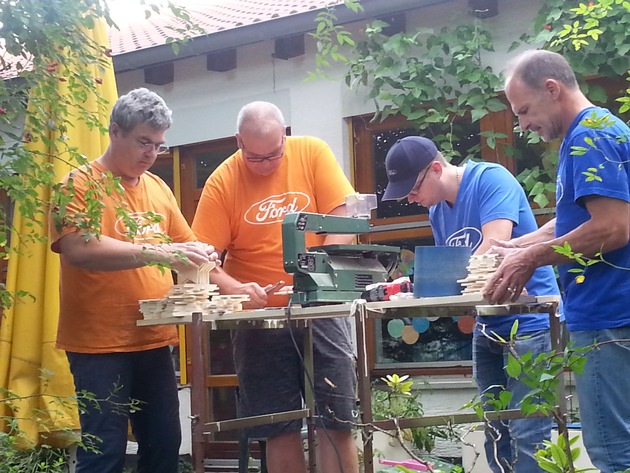 Wichtelhäuschen und Kinderbänke statt Fiesta (FOTO)