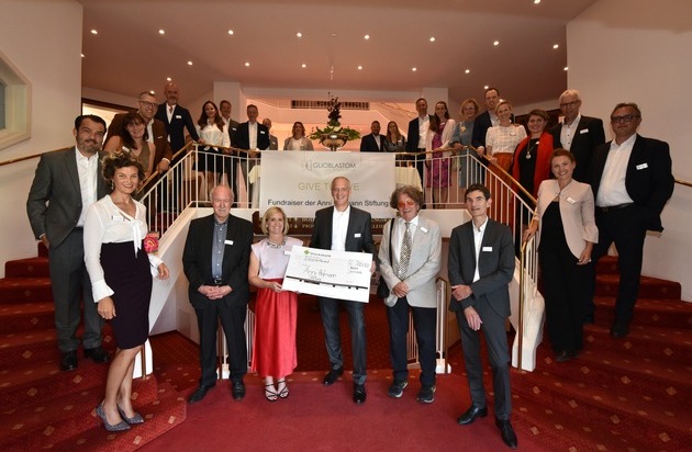 Wack Group: 100.000 Euro für neue Forschungsprojekte / Fundraiser-Abend beschert Anni Hofmann Stiftung großzügige Spenden