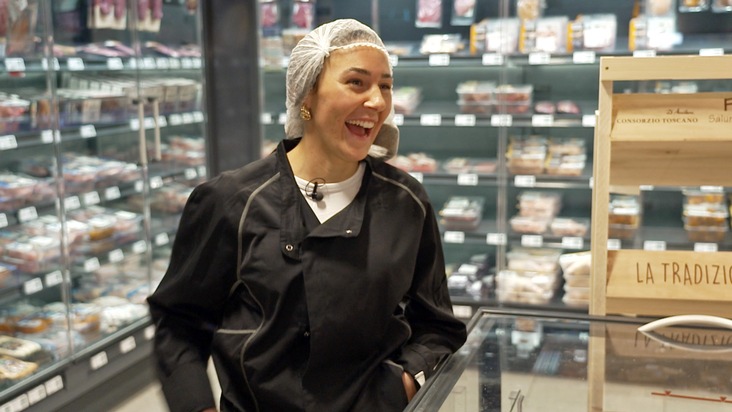 Diese Woche bei &quot;Unser Supermarkt - mit Herz und Humor&quot;: Alessia an der Kasse