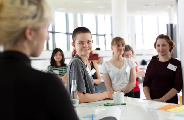 HPI Hasso-Plattner-Institut: HPI vergibt Stipendien für den Women in Tech Summit in Warschau / Studentinnen und Doktorandinnen können sich auf 14 spannende Reisestipendien bewerben