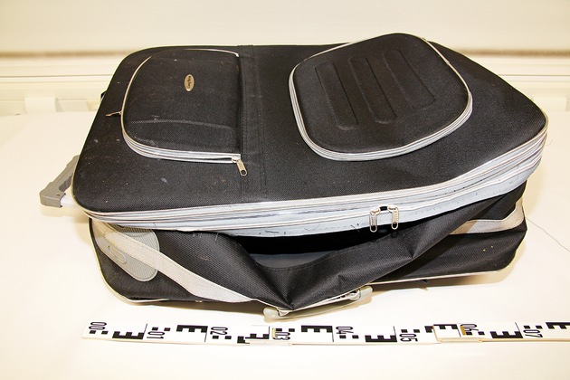 POL-MFR: (250) Unbekannte Leiche gefunden - Koffer ist wichtiges Beweismittel