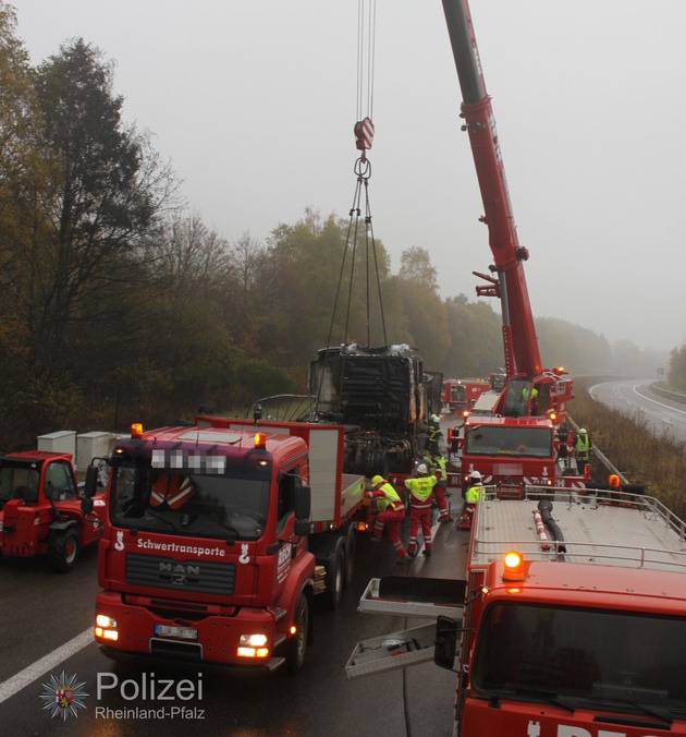 POL-PPWP: Vorläufige Bilanz nach Lkw-Brand