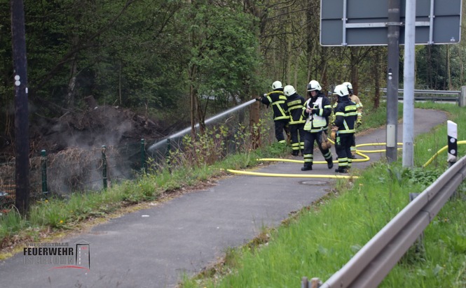 FW-MK: Brand an der Untergrüner Straße - Ruhiger Karfreitag -