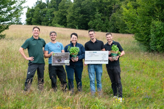 Presse-Information: Auerhahn-Projekt gewinnt beim Naturschutzwettbewerb „Unsere Heimat &amp; Natur“