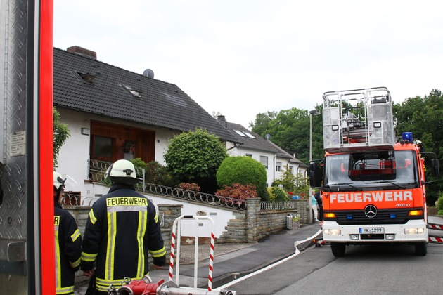 FW Menden: Einsatzbericht der Feuerwehr Menden: Zimmerbrand im Lahrfeld