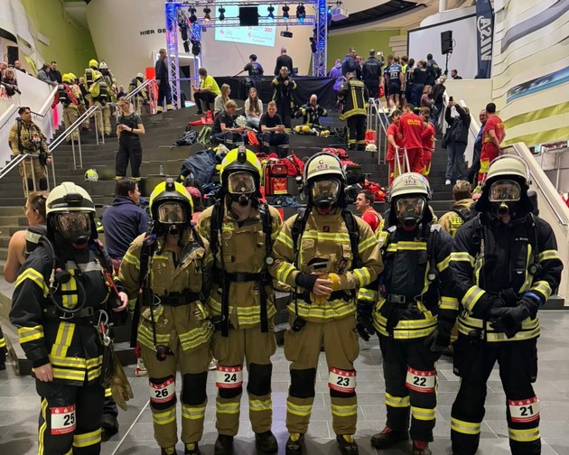 FW-OLL: Feuerwehr-Power beim Blaulichtlauf im Klimahaus in Bremerhaven
