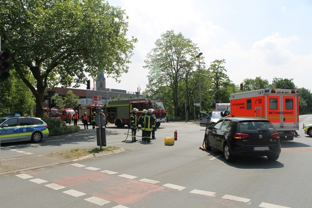 FW-WRN: Sechs Verletzte nach Verkehrsunfall