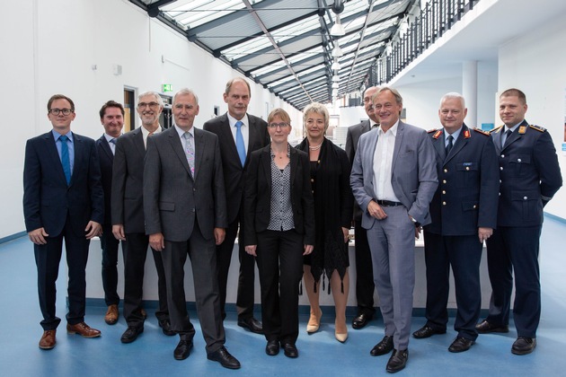 Bundeswehr und Hochschule Bonn-Rhein-Sieg unterzeichnen Vereinbarung über engere Zusammenarbeit