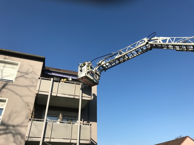 FW-BOT: Brand auf Balkon