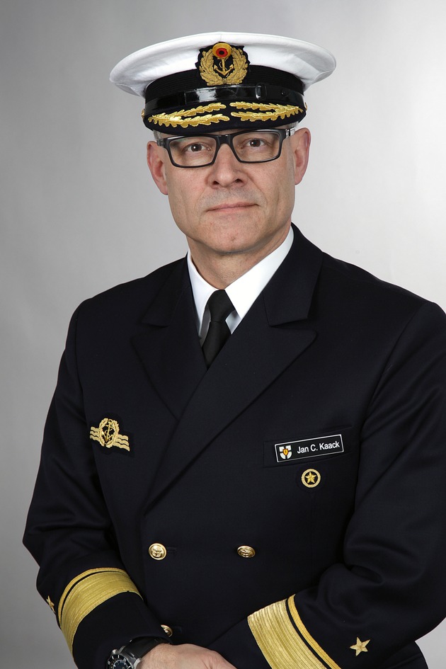 Kieler Admiral geht nach Bonn - Flottillenadmiral Kaack übergibt Einsatzflottille 1 an Kapitän zur See Bock