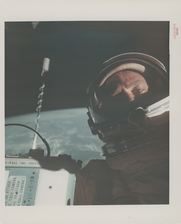 THE BEAUTY OF SPACE / 27 September 2023: rare photographic treasures of early NASA space travel from the Victor Martin-Malburet Collection in Dorotheum online auction