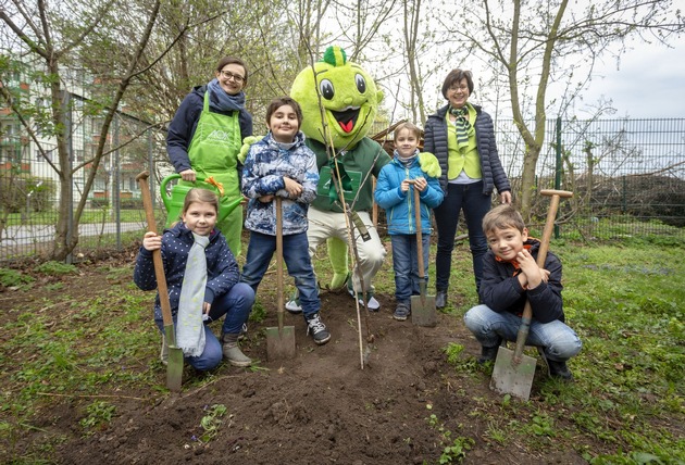Grundschule Mühlanger in Zahna-Elster startet Schulgarten-Projekt mit AOK