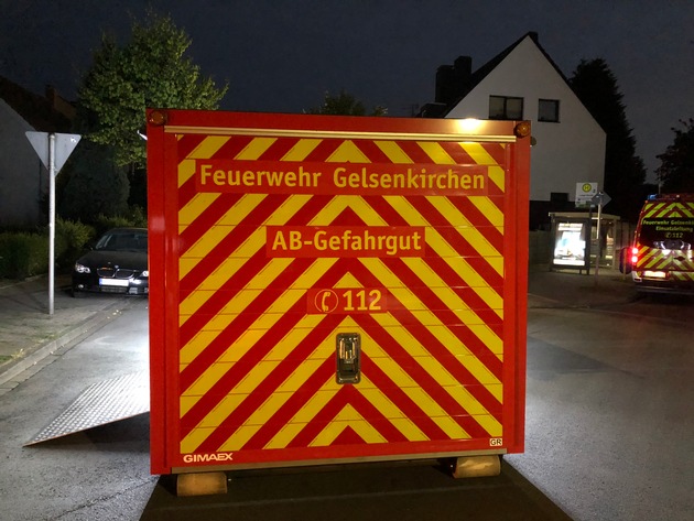 FW-GE: Böses Erwachen für die Bewohner eines Mehrfamilienhauses an der Lange Straße in Gelsenkirchen Resse / Wasserrohrbruch sorgt für Öleinsatz der Feuerwehr Gelsenkirchen