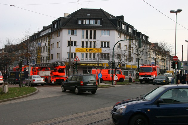 FW-E: Feuer in Essener Commerzbank-Filiale