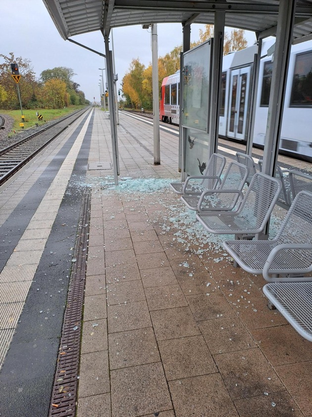 BPOL-KL: Zeugenaufruf - Sachbeschädigungen am Bahnhof Freinsheim
