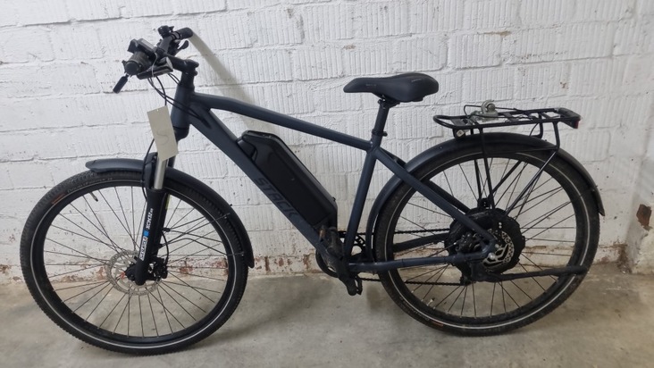 POL-BS: Eigent&uuml;mer gesucht - mutma&szlig;lich gestohlene Fahrr&auml;der