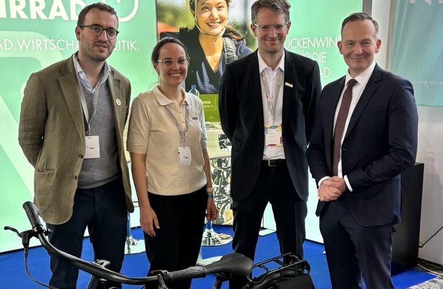 Bikeleasing-Service GmbH & Co. KG: Dienstrad-Leasing benötigt gesetzliche Regelung / Bikeleasing-Service und Zukunft Fahrrad werben für Einbeziehung im Einkommensteuergesetz