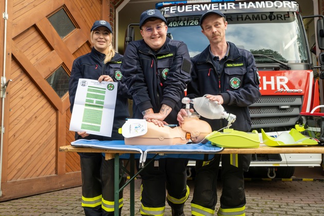 FW-RD: Feuerwehr Hamdorf startet AED-Projekt zur Lebensrettung