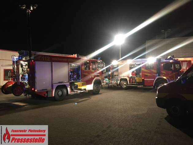 FW-PL: Drei Brandmeldungen beschäftigten am Donnerstagmorgen fast die gesamte Plettenberger Feuerwehr.