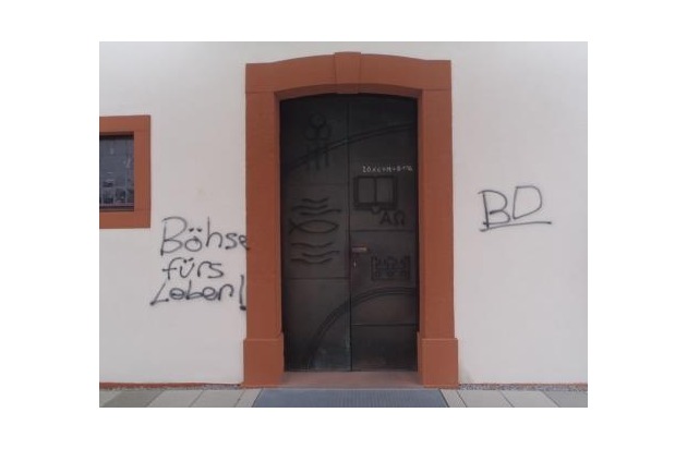POL-PDWO: Graffiti-Sprayer unterwegs