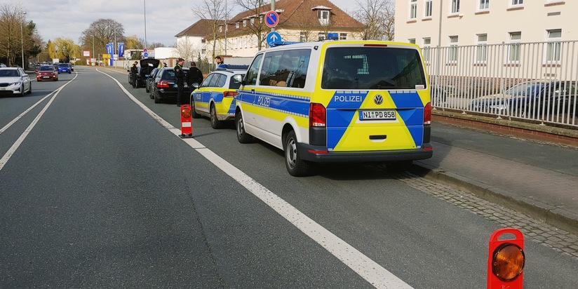 POL-NI: Uchte/Nienburg - Großkontrollen im Rahmen zweier Fortbildungsveranstaltungen zur Fahrtüchtigkeit im Straßenverkehr