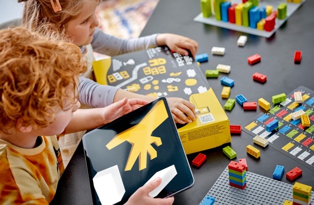 LEGO GmbH: Inklusion bei Spiel & Spaß: Die deutsche Version der LEGO® Braille Bricks zieht in die Kinderzimmer ein