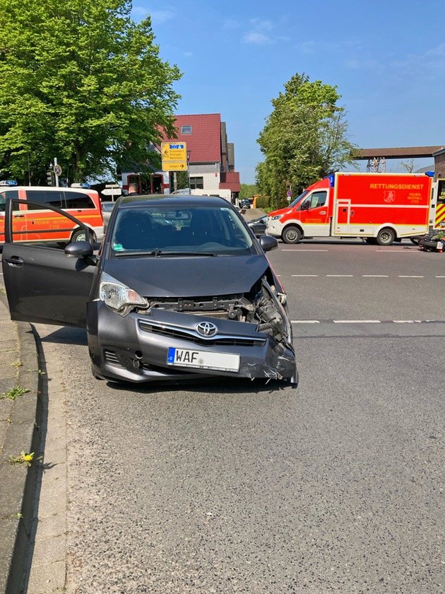 POL-ME: Motorradfahrer bei Zusammenstoß schwer verletzt - Wülfrath - 2205014