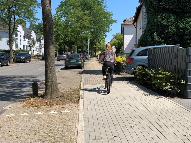 POL-E: Essen / Mülheim a.d. Ruhr:  Immer mehr Verkehrsunfälle auf Gehwegen - Größerer Schutz für Fußgänger - Bessere Wege für Radfahrer